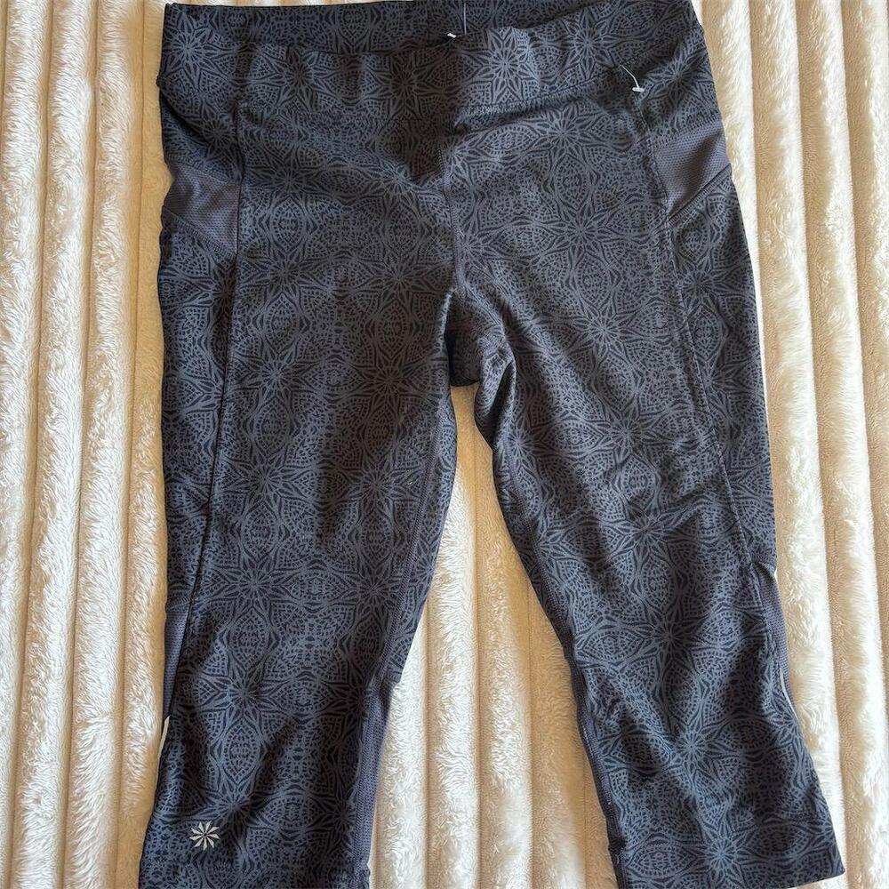 Athleta Women's M Gray Tribal Print Cropped Leggings for Running/Yoga
